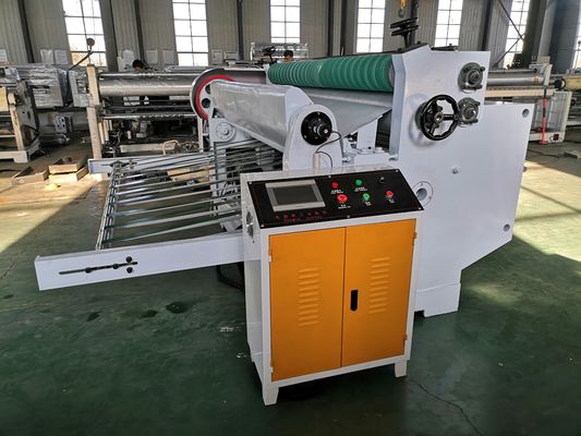 段ボール箱製造機 簡単操作と梱包箱製造